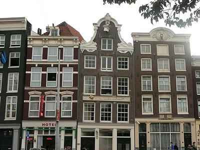 Amsterdam, rad av hus, skjeve hus