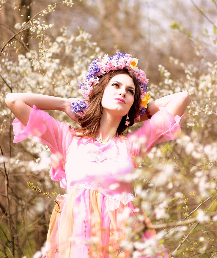 Tüdruk, kevadel, lilled, pärg, rõõmu, valge, roosa