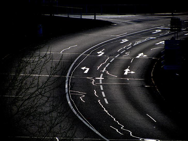 wegen, curven, straten, duisternis, gebogen, draaien, verlichte