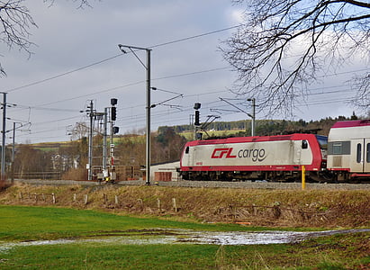 locomotora, tren, estación de, Wilwerwiltz, Luxemburgo, enero, frío