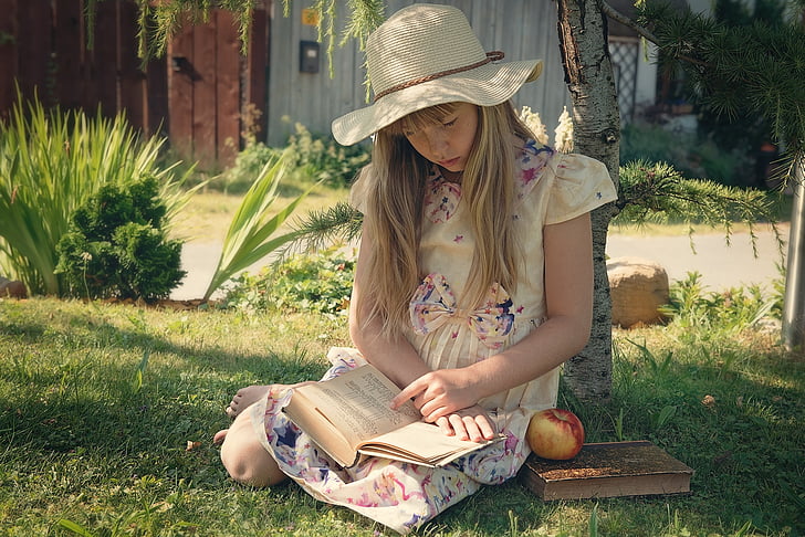 dekle, otrok, branje, knjiga, ven, narave, klobuk