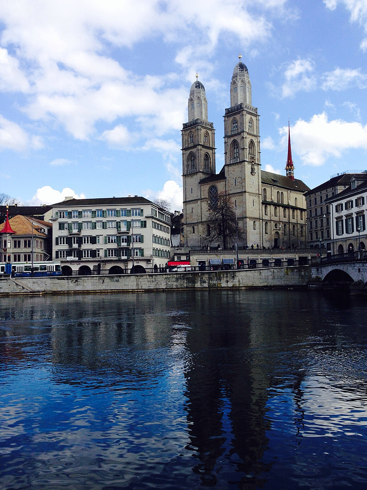 Zurich, Grossmünster, kyrkan