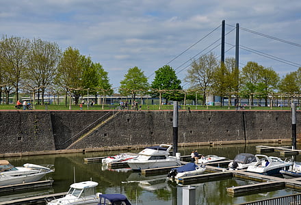 Düsseldorf, Port, výhľadom na mesto, Anchorage, člny, jachty, Architektúra