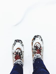 person, iført, grå, rød, sko, stående, snowfield