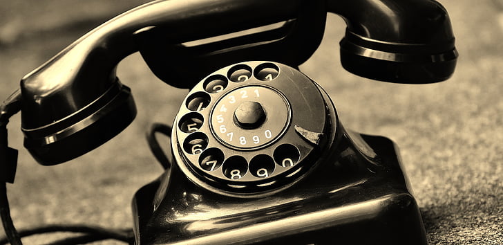 телефон, Старий, побудований в 1955 році, Бакеліт, пост, циферблат, слухавка телефону провід