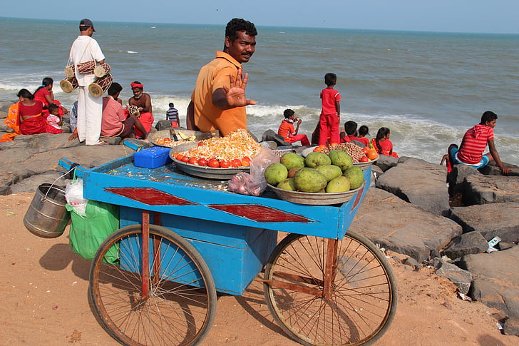 Indija, indai, pardavėjas, paplūdimys, jūra, vaisius augalai