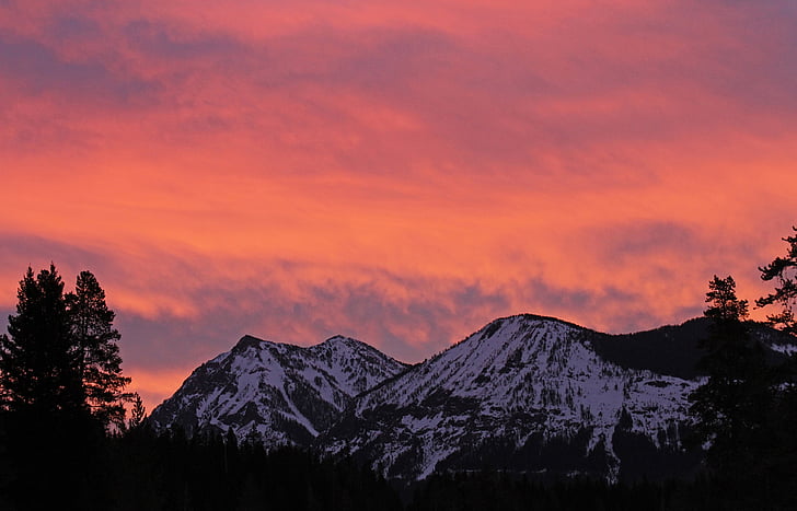 Napkelte, szóda butte-völgy, csúcsok, hegyek, Yellowstone Nemzeti park, táj, színes