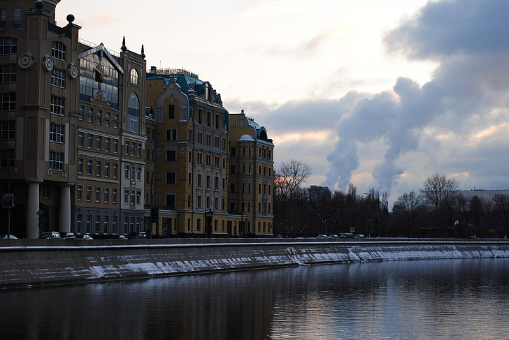 Moskva, Ryssland, floden, vatten, blå himmel, reflektion, moln