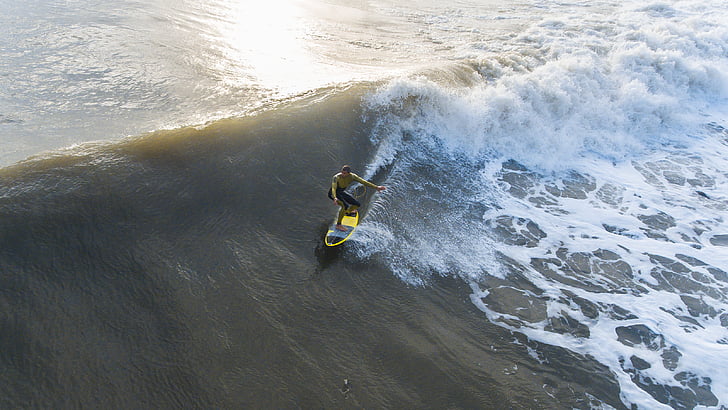 男, surfboarding, 体, 水, 昼間, 海, 一人