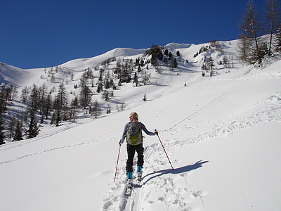 backcountry skiiing, skialpinizmus, Lyžiarske túry, skitouren návštevníkov, Val d'ultimo, Južné Tirolsko, Taliansko