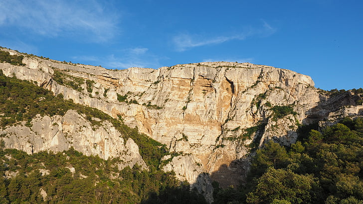 Rock, Krasová oblast, Krasová krajina, Fontaine-de-vaucluse, Francie, Provence, hrad philippe de cabassolle