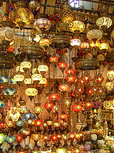 Stambuł, lampy, kryty bazar