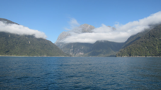 Milford sound, Nieuw-Zeeland, zee, water, Bergen, wolken, natuur