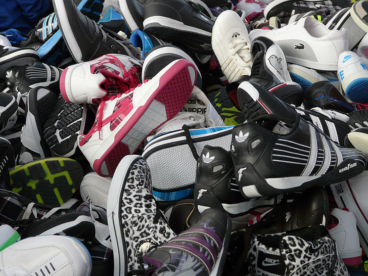 sneakers, shoes, sports shoes, sale, market