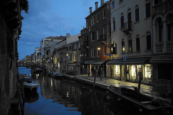 Venetsia, Venezia, Italia, kaupunki joen, väylä, Vanhat talot, vesi