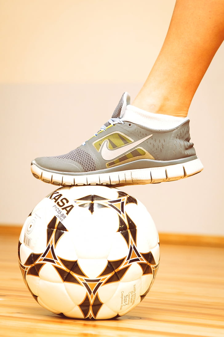bola, sepatu kets, sepak bola, kaki