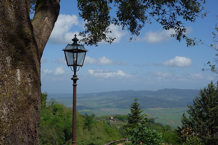 Volterra, Tuscany, Italia, pemandangan, Panorama, Kota, lampu