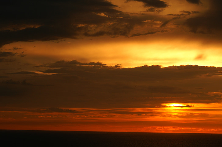 solnedgång, Ocean, Twilight, moln, orange röd himmel, mörka moln, romantiska
