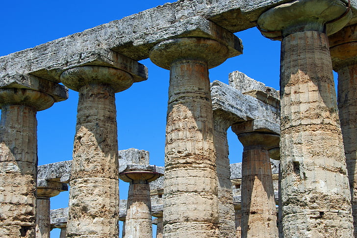 Paestum, Salerno, Taliansko, grécky chrám, stĺpce, chrám Neptún, Magna grecia