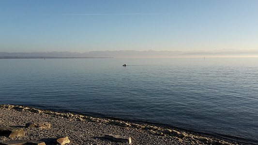 Lago de Constança, à tarde, Inverno, água parada