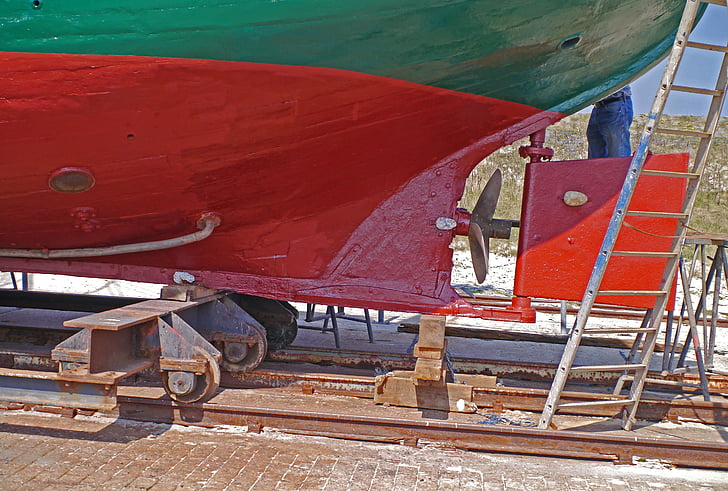 cutter, hull, rear, propeller, helm, dock, dry dock