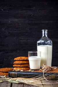 milk, cookies, oatmeal, confectionery, nutrition, dish, a healthy diet