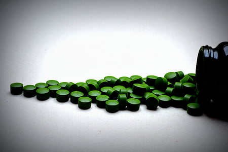 pilulky, léky, potravinové doplňky, Chlorella, zelená