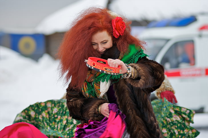Rússia, festa, dona, cabell de gingebre, dansa, música, l'hivern
