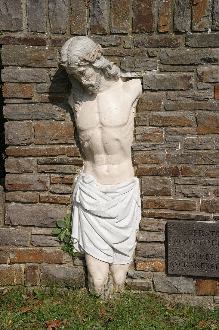 Christus, Kobern-Deutschland, Stationen des Kreuzweges, Statue, Skulptur