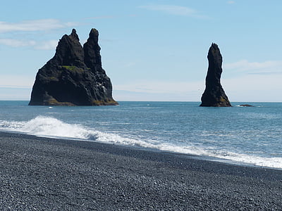İzlanda, Vik, Güney kıyısında, bazalt, uçurum, kaya, doğa
