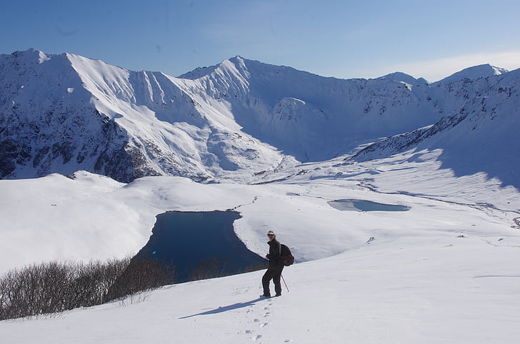 Kamchatka, pussalas, kalnu ezers, ziemas, brauciena, ainava, pirmais sniegs