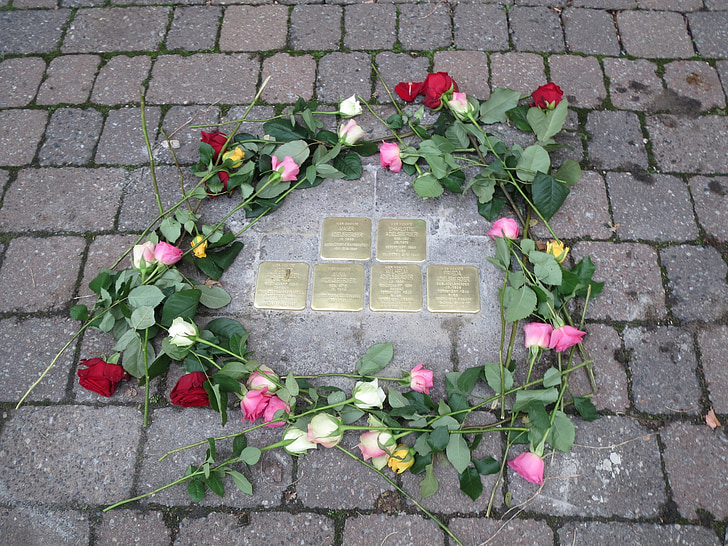 stolpersteine, hockenheim, memorial, stumbling blocks, holocaust, cenotaph, remembrance