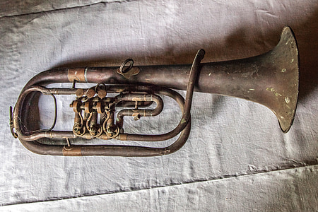 régi trombita, rozsdás, antik, trombita, régi, eszköz, zene