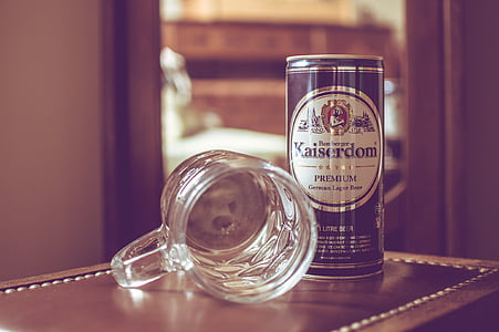 Kaiserdom, poate, clar, băut, sticlă, negru, suprafata