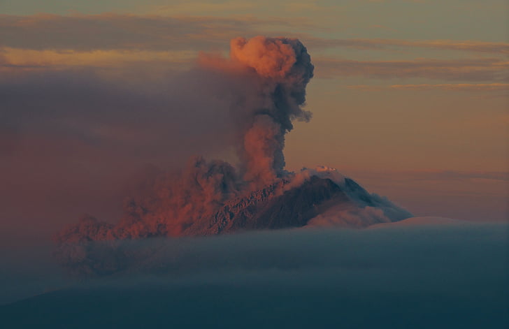 Foto, erupting, vulkan, nebo, oblaci, eksplozija, dim
