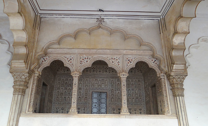 marmuro baldakimu, jharokha, imperatoriaus pavėsinių, Diwan-i-am, visuomenės žiūrovų salėje, Agra fortas, UNESCO pasaulio paveldo sąrašą