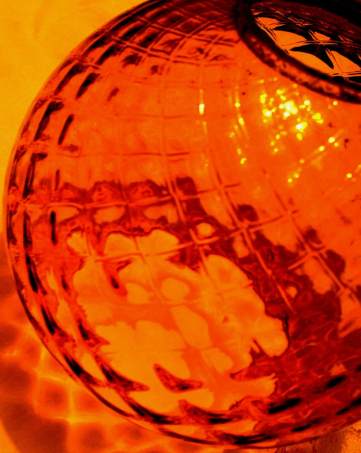 verre, ambre, en forme de boule, à motifs, texturé, réfléchissant la lumière