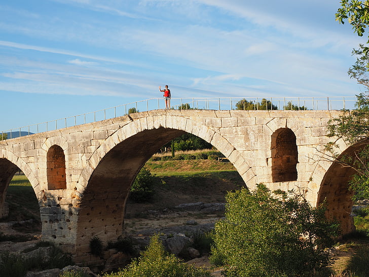 Pont julien, Bridge, Roman kivi Kaarisilta, kivi Kaarisilta, Roman, rakennus, arkkitehtuuri