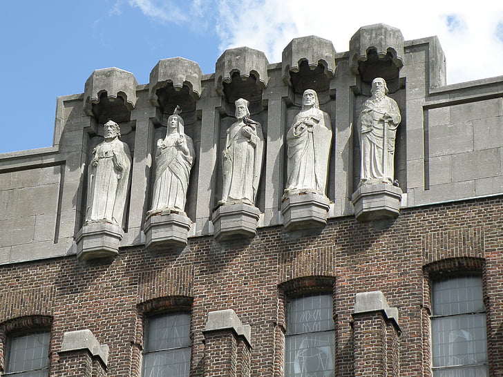 Christus koningkerk, Antwerpen, Belgie, kostel, detaily, sochy, Exteriér