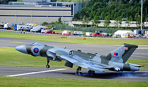 Vulcan, Bomber, Farnborough Airshow, Vereinigtes Königreich, Flugzeug, Flugzeug, alt