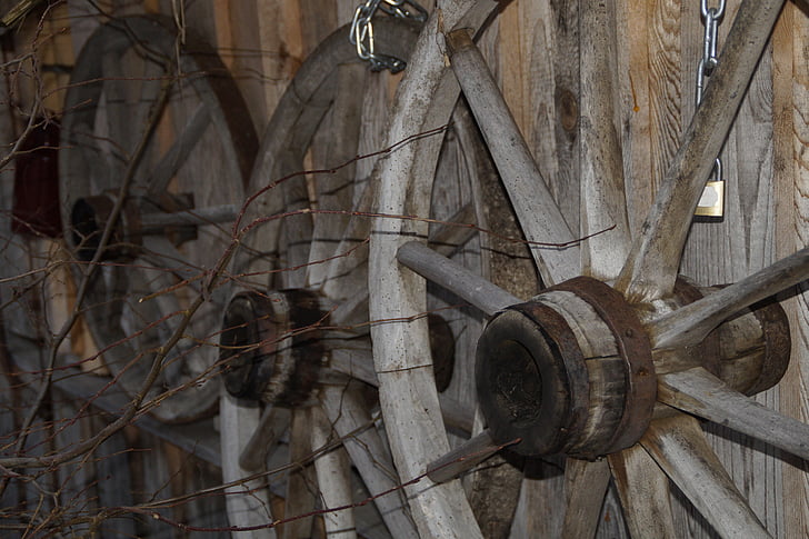 wheels, wheel, wooden wheel, wooden wheels, spokes, wagon wheel, carriage wheel