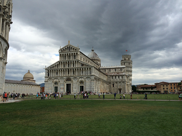 Pisa, plaça del miracoli, santa maria assunta