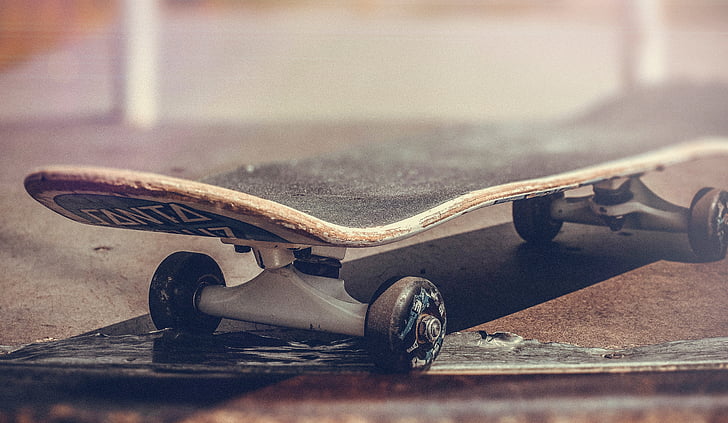 skateboard, games, sports, floor, outdoor, old-fashioned, retro Styled