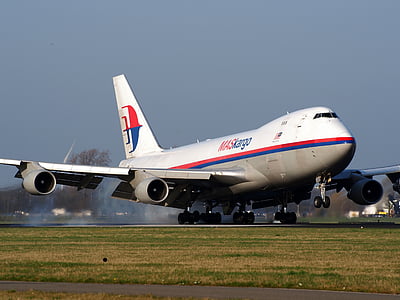 Boeing 747, jet jumbo, línies aèries de Malàisia, aterratge, aeronaus, avió, càrrega
