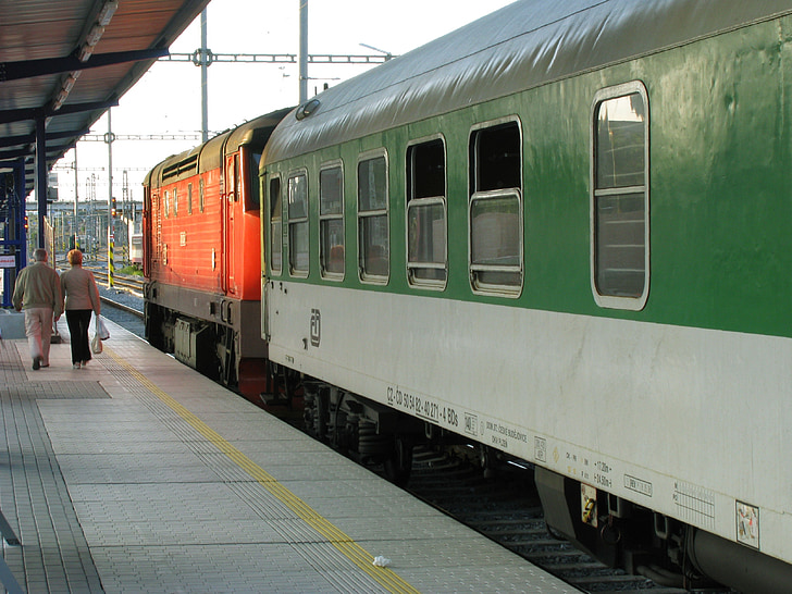 Pociąg, kolejowe, odjazdu, Stacja kolejowa, platformy, Czechy, Tabor