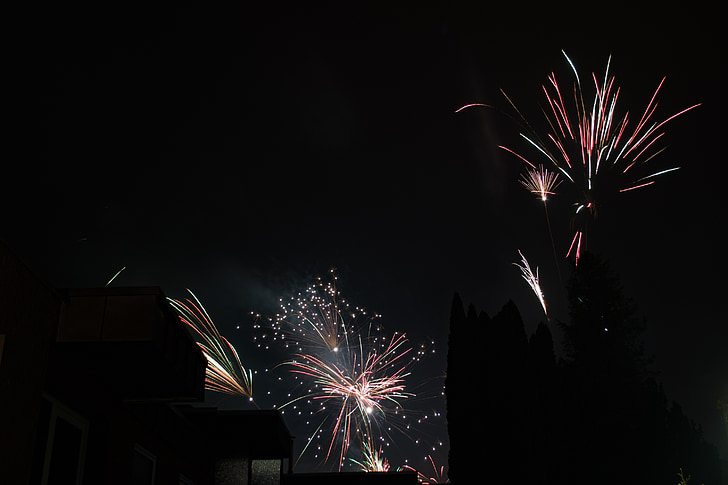 Феєрверки, Ракета, напередодні нового року, ніч, Новий рік, небо, вибух