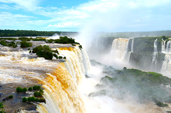 Iguazu, Art arda sıralı düşüyor, şelale, Brezilya