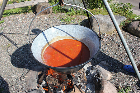 goulash soep, open haard, brand, Embers, haenkeltopf