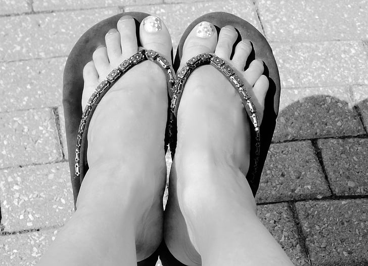 čierna a biela, nohy, sandále, Čistenie, ľudská noha, ľudská noha, ženy