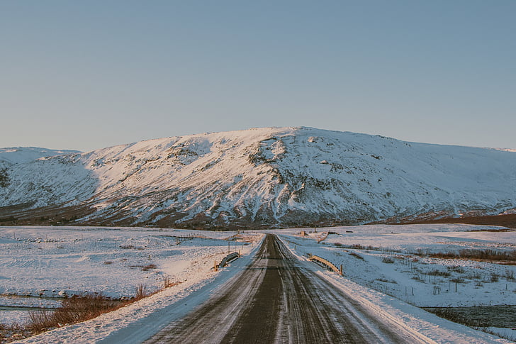 lumi, pealt kaetud, mägi, ees, Road, päevasel ajal, talvel